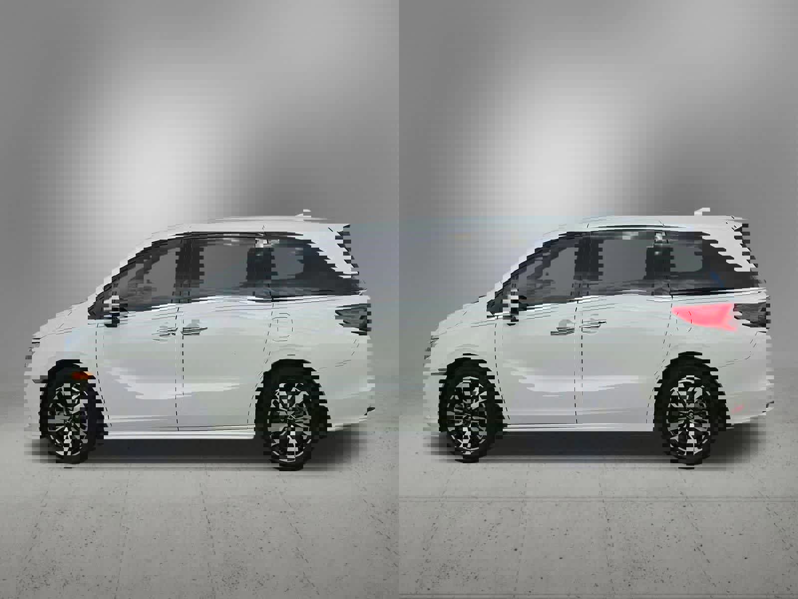 Used 2019 Honda Odyssey Elite image 3