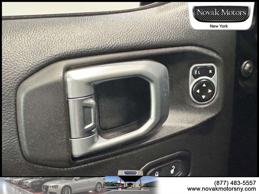 Used 2020 Jeep Wrangler Unlimited Sahara AWD/4WD image 15