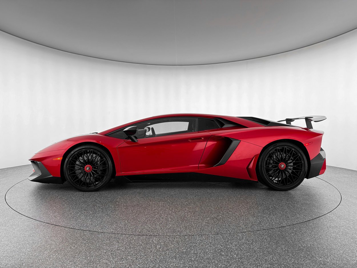 Used 2016 Lamborghini Aventador LP 750-4 Superveloce image 2