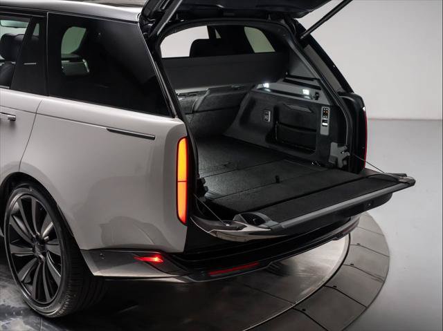 New 2026 Land Rover Range Rover SV AWD/4WD image 36
