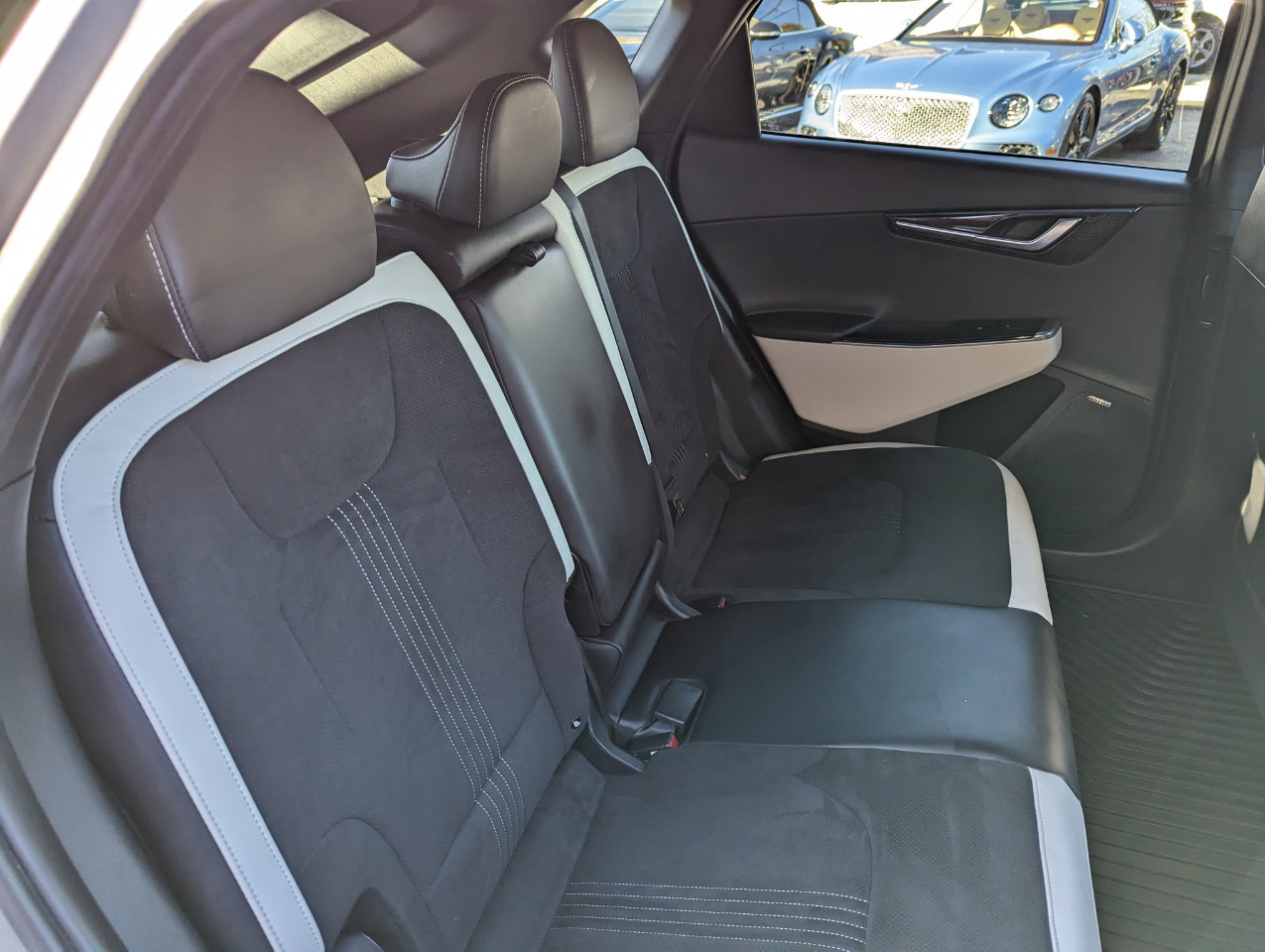 Used 2022 Kia EV6 GT-Line w/ GT-Line Suede Seat Package image 39