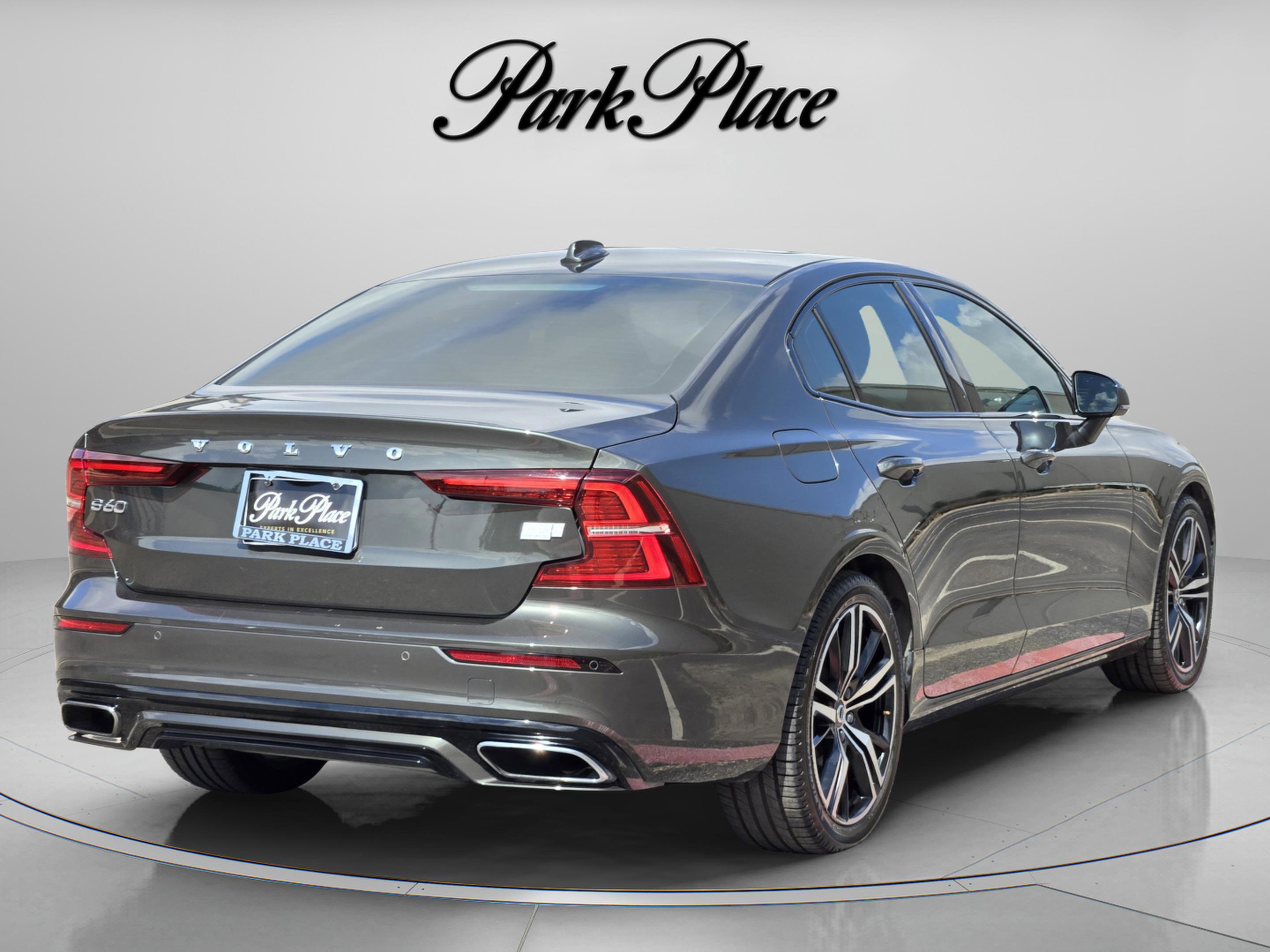 Used 2022 Volvo S60 T8 R-Design Expression w/ Premium Package image 6