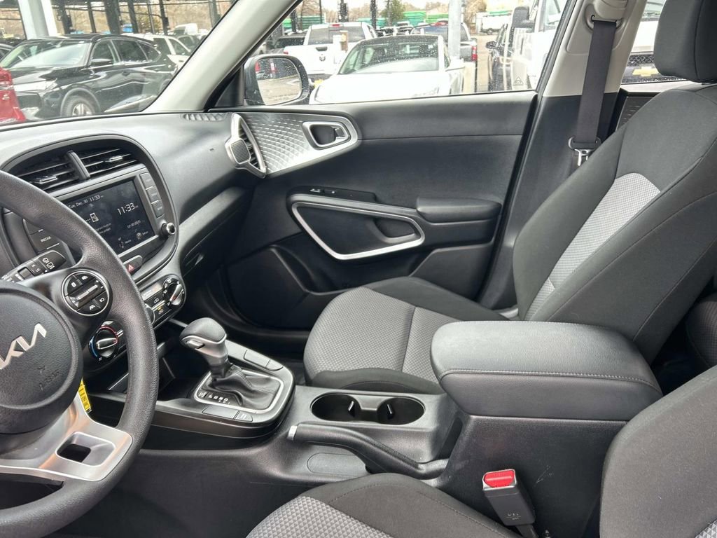 Used 2024 Kia Soul LX w/ Option Group 015 image 21