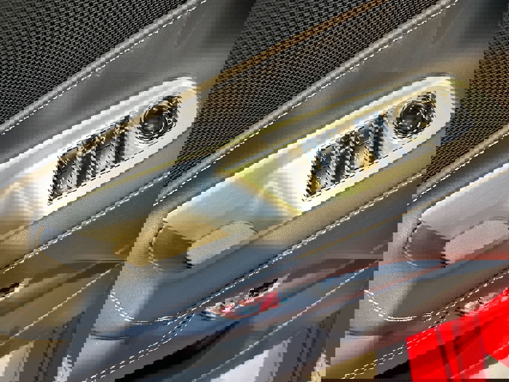 New 2026 Chevrolet Corvette Stingray Convertible w/ Z51 Performance Package image 13