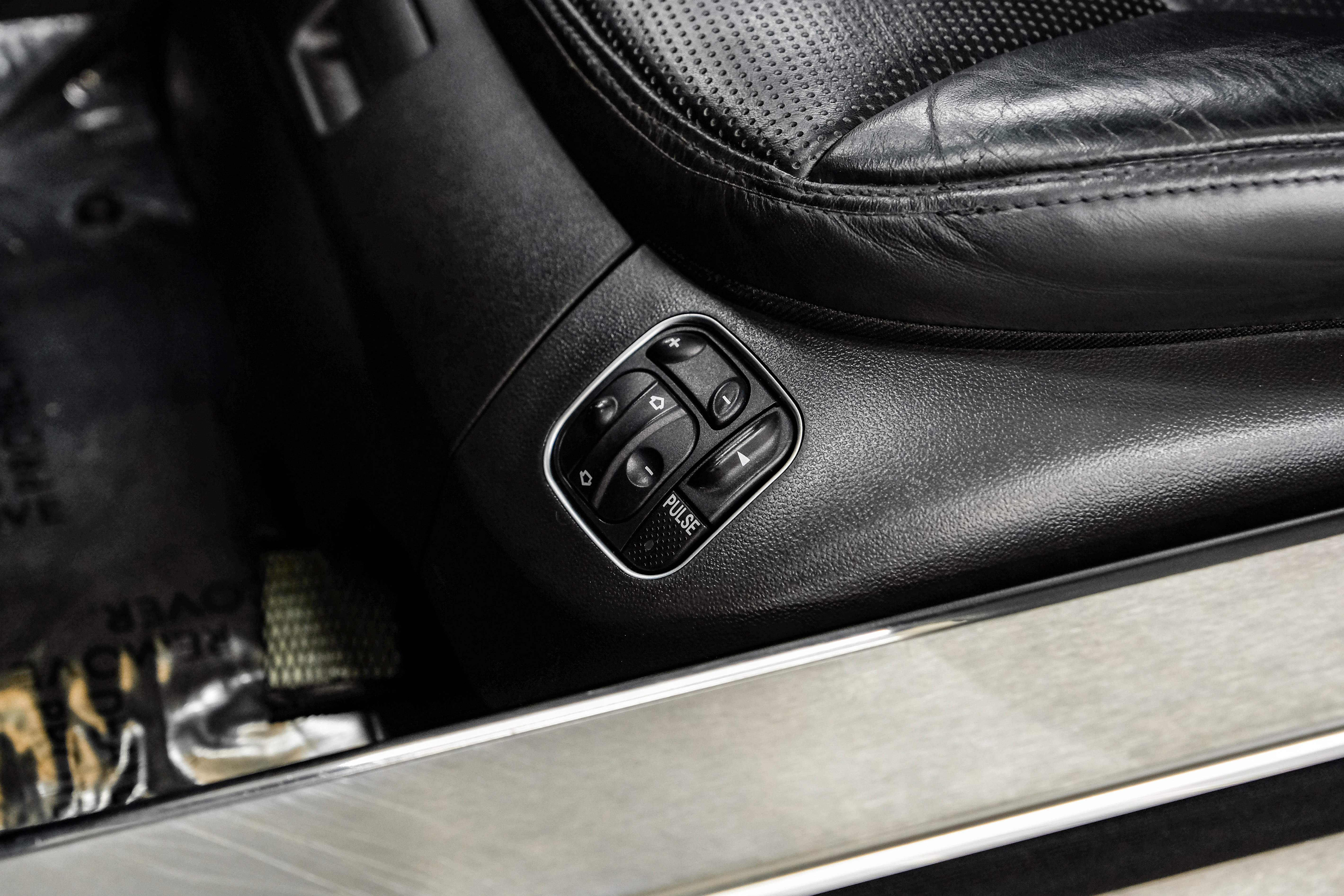 Used 2012 Mercedes-Benz SL 63 AMG image 29