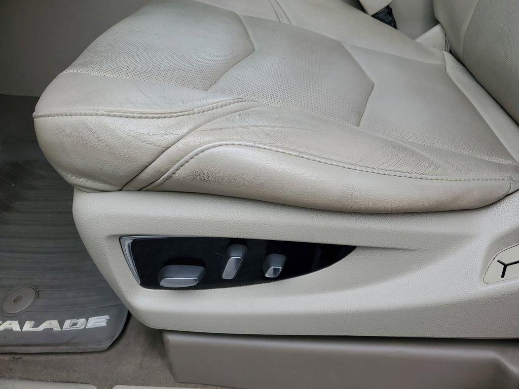 Used 2016 Cadillac Escalade Premium image 7