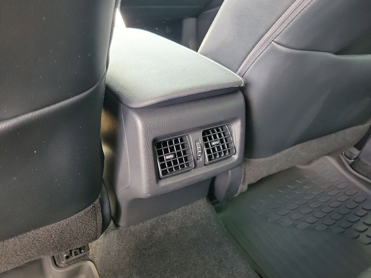 Used 2024 Toyota Camry XSE w/ Navigation Package FWD image 11