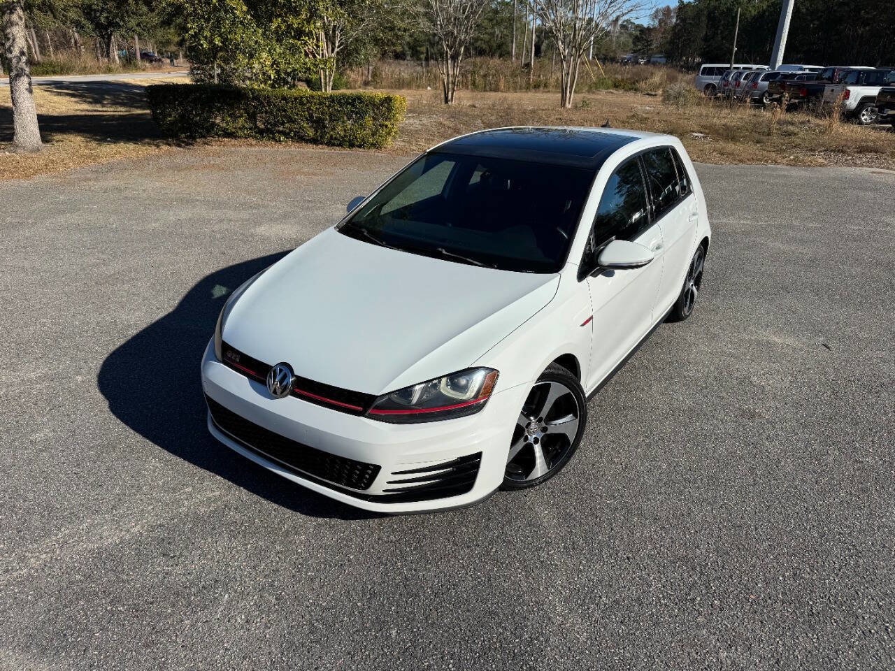 Used 2017 Volkswagen GTI SE image 30