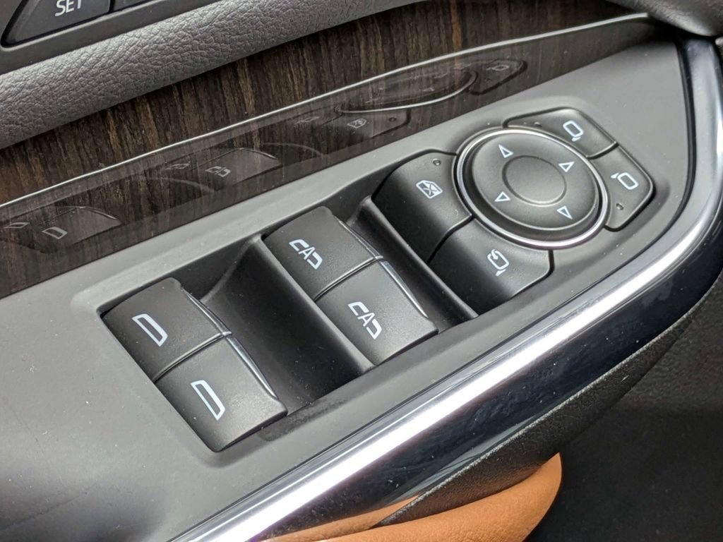 Certified 2023 Cadillac XT4 Premium Luxury w/ Technology Package FWD image 29