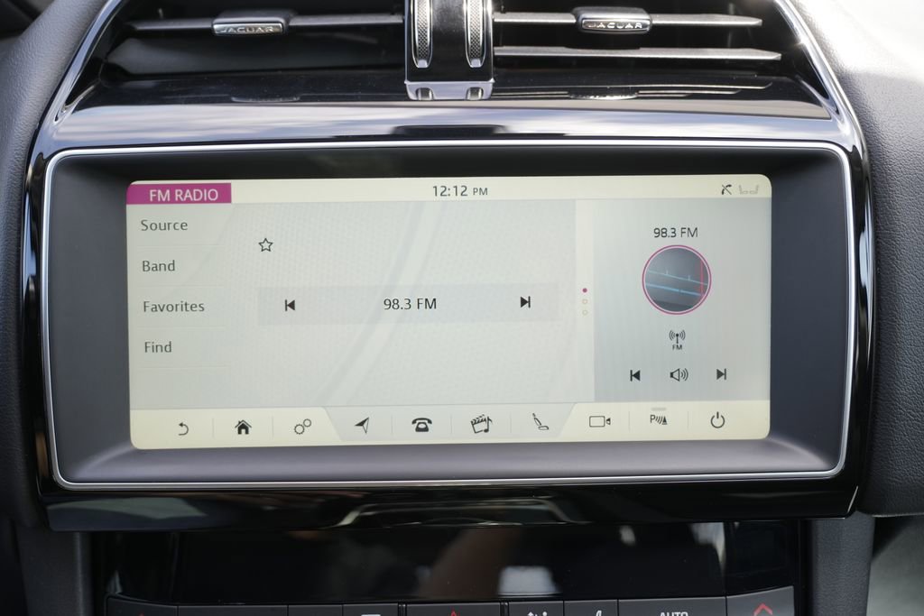Used 2019 Jaguar F-PACE Premium image 64