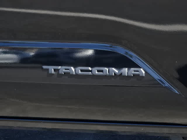 Certified 2025 Toyota Tacoma SR5 AWD/4WD image 9
