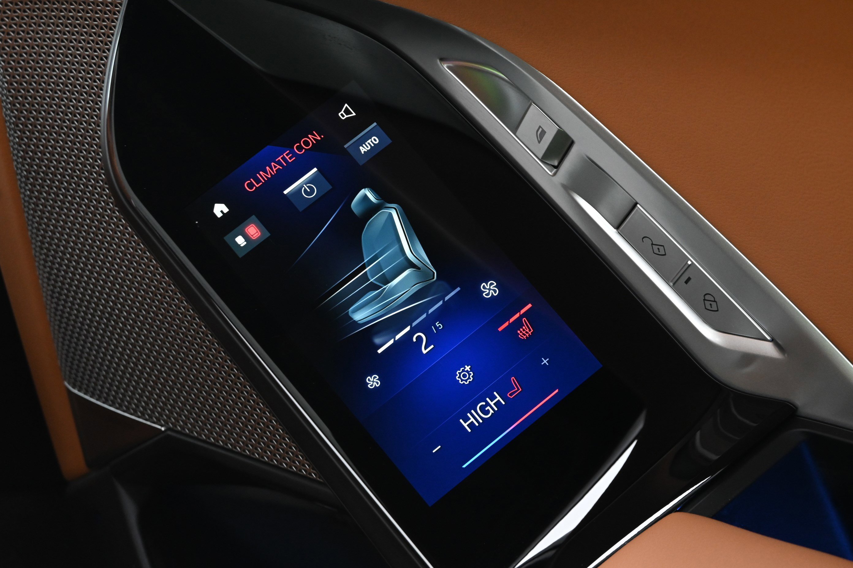 Certified 2023 BMW 740i w/ Parking Assistance Package image 27