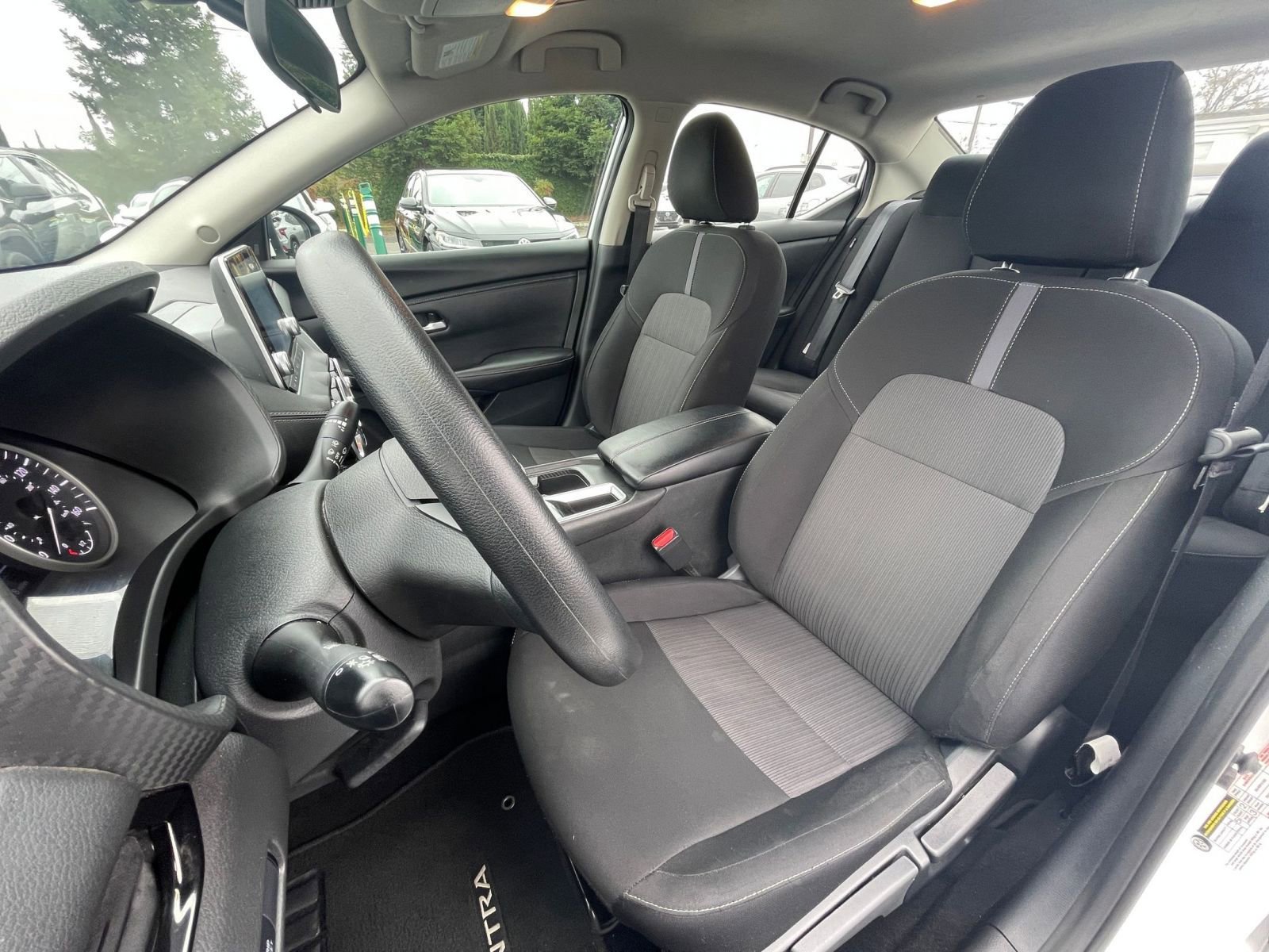 Used 2025 Nissan Sentra SV FWD image 31