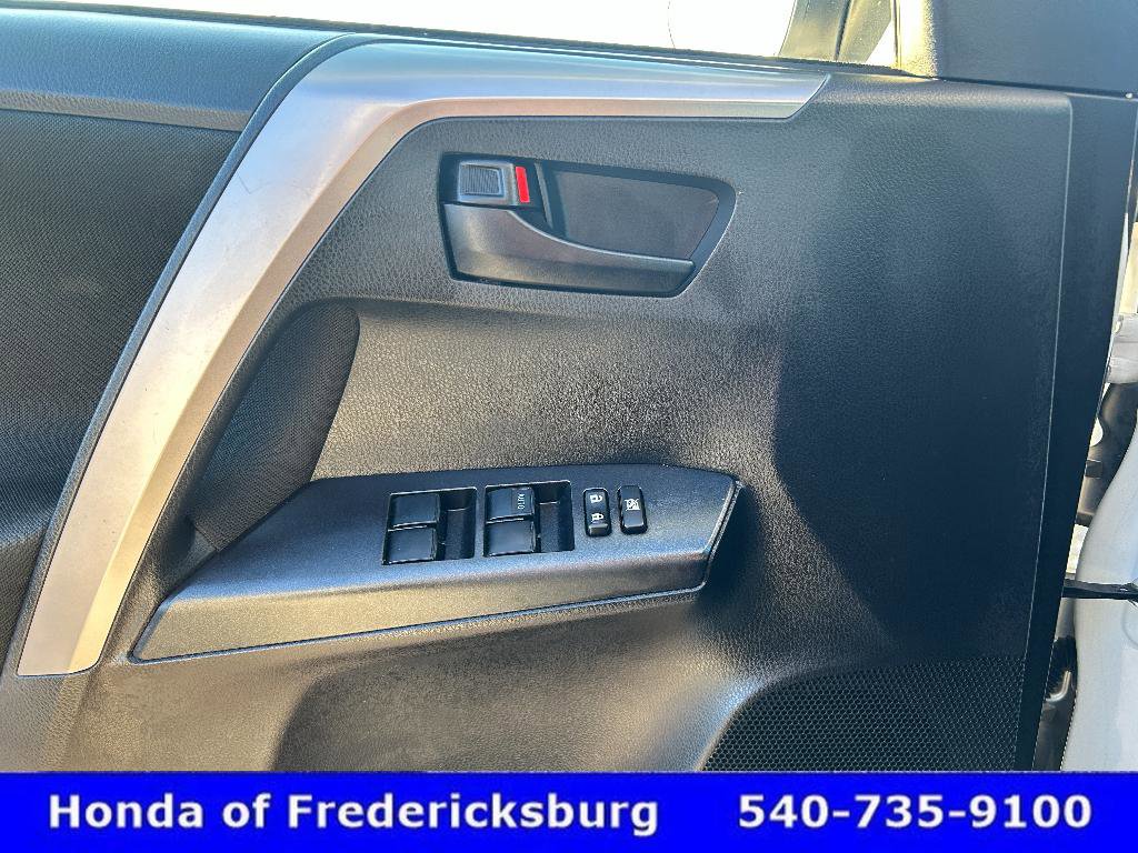 Used 2017 Toyota RAV4 LE image 27