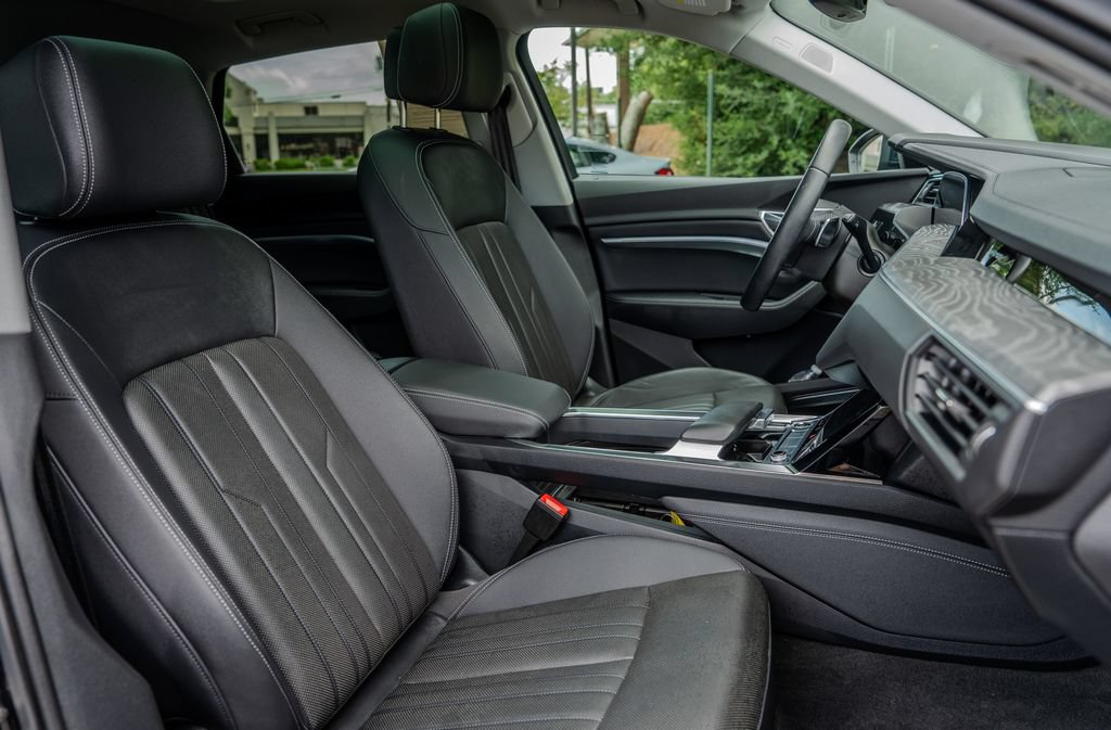 Used 2023 Audi e-tron Premium Plus AWD/4WD image 21