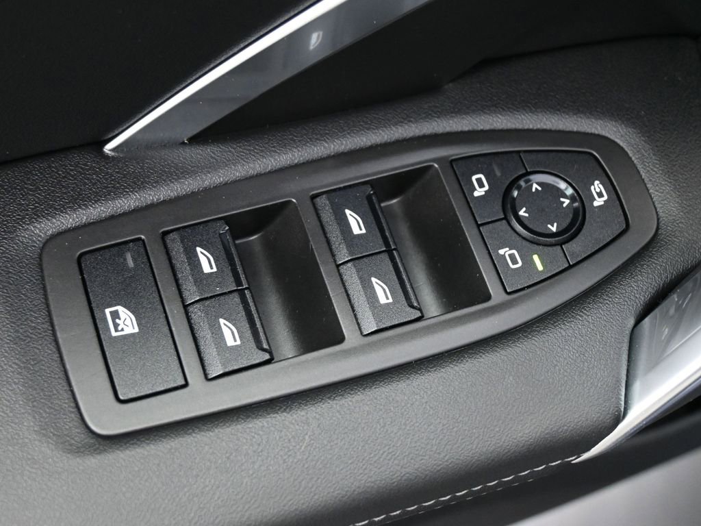 Used 2025 BMW X1 M35i AWD/4WD image 4