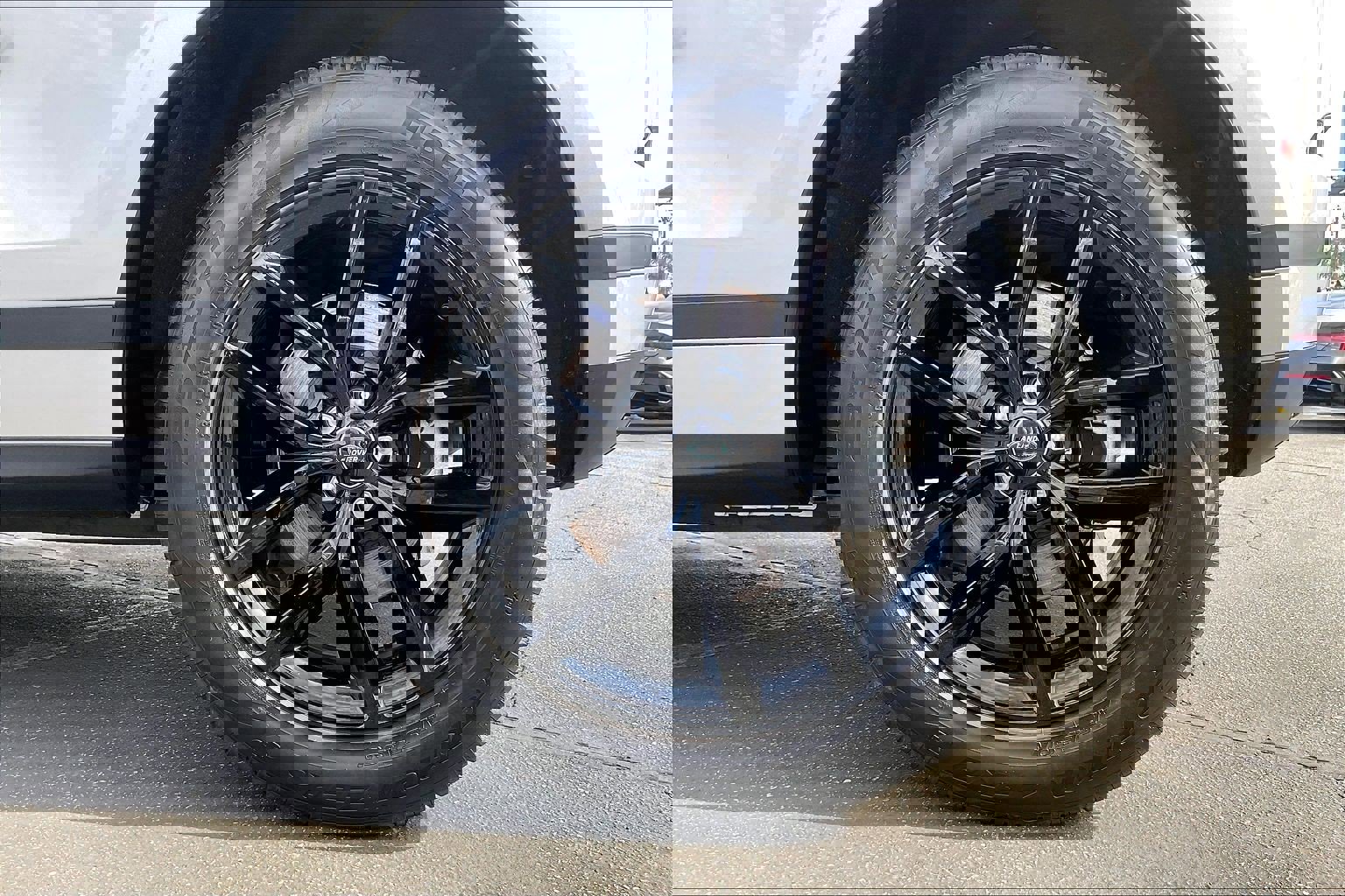 Certified 2025 Land Rover Range Rover Evoque S image 9