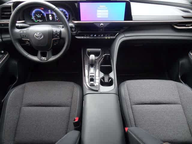 Used 2024 Toyota Crown AWD/4WD image 13