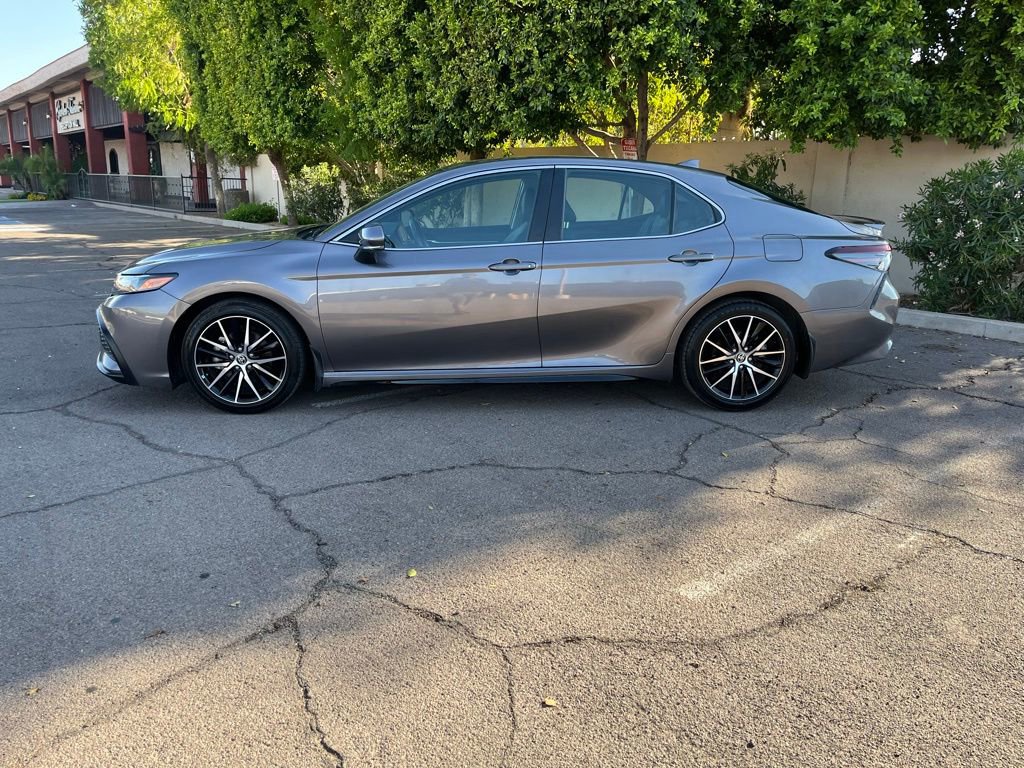 Used 2023 Toyota Camry SE image 5