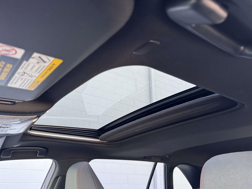 Used 2024 Toyota RAV4 SE w/ Weather & Moonroof Package image 20