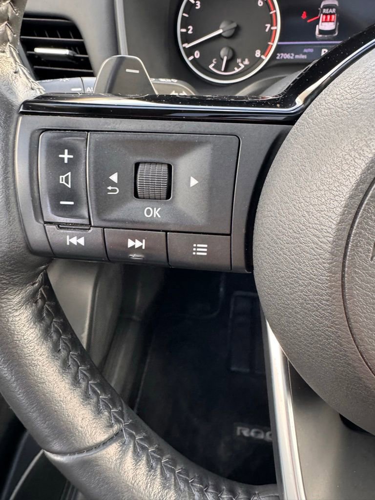 Used 2023 Nissan Rogue SV w/ SV Premium B Package image 30