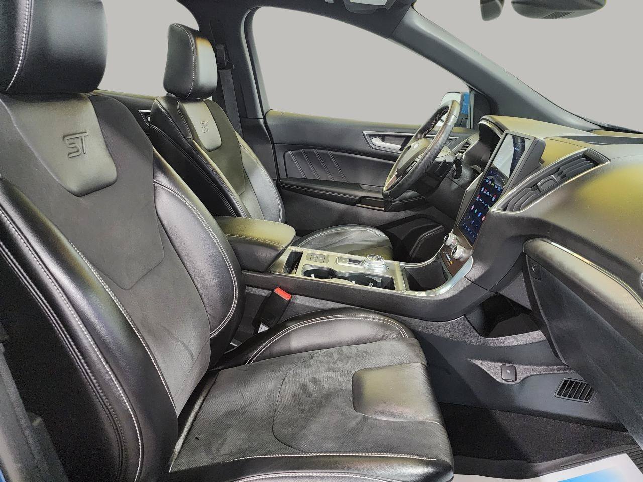 Used 2021 Ford Edge ST w/ Equipment Group 401A AWD/4WD image 22