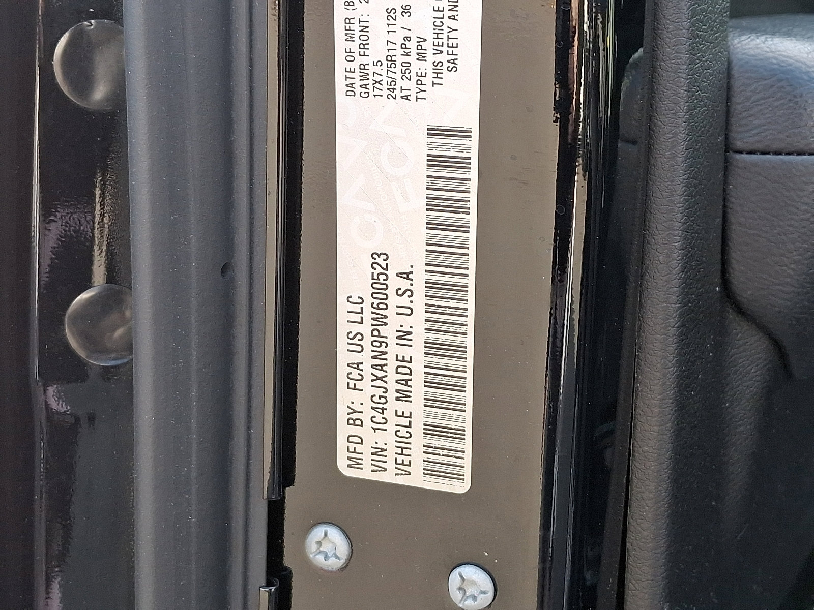 Used 2023 Jeep Wrangler Sport S image 27