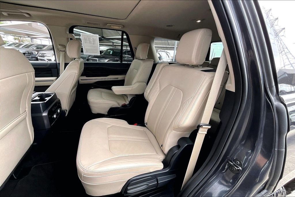 Used 2024 Ford Expedition Platinum AWD/4WD image 35
