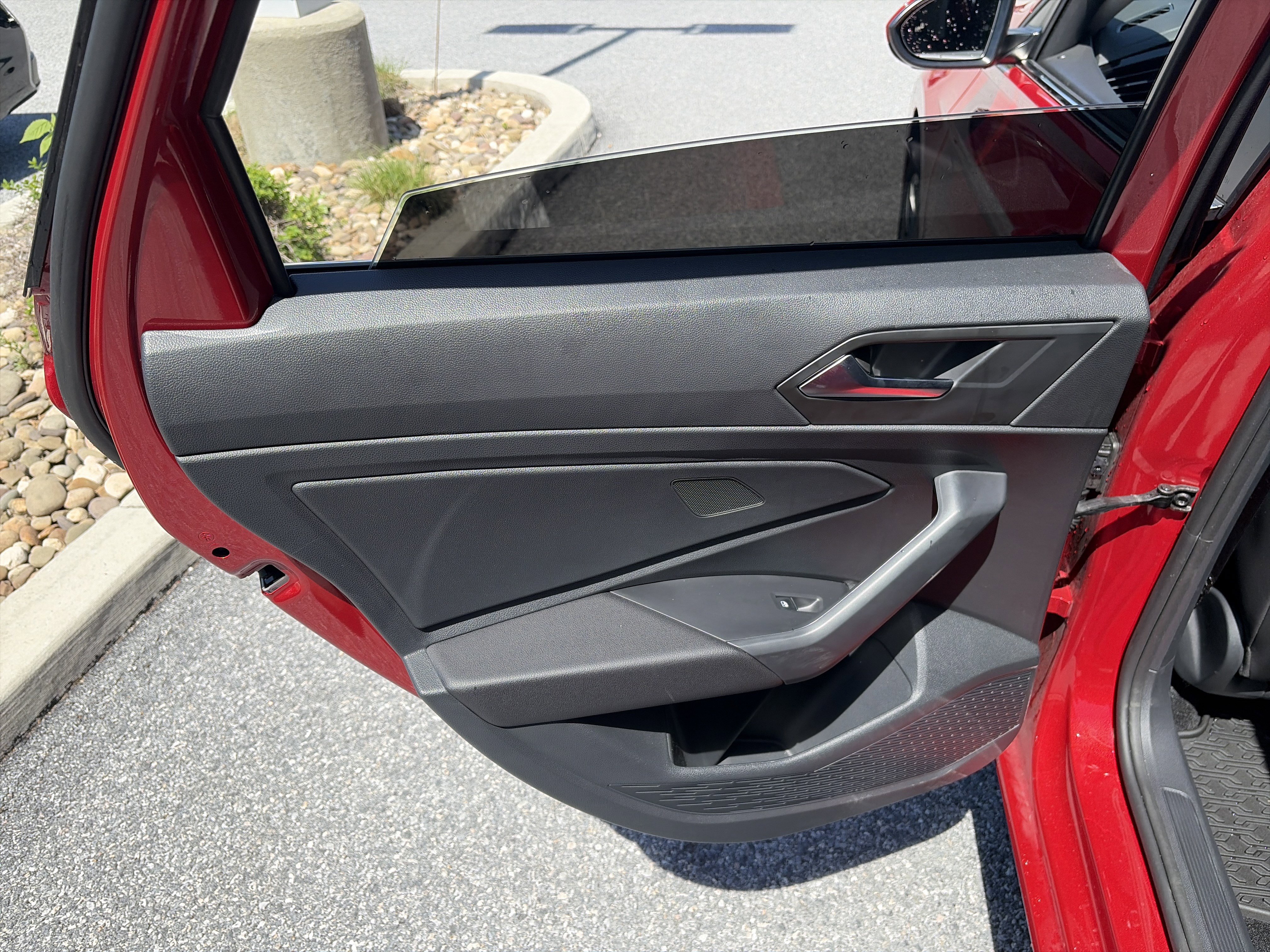 Used 2024 Volkswagen Jetta SE w/ Panoramic Sunroof Package FWD image 27