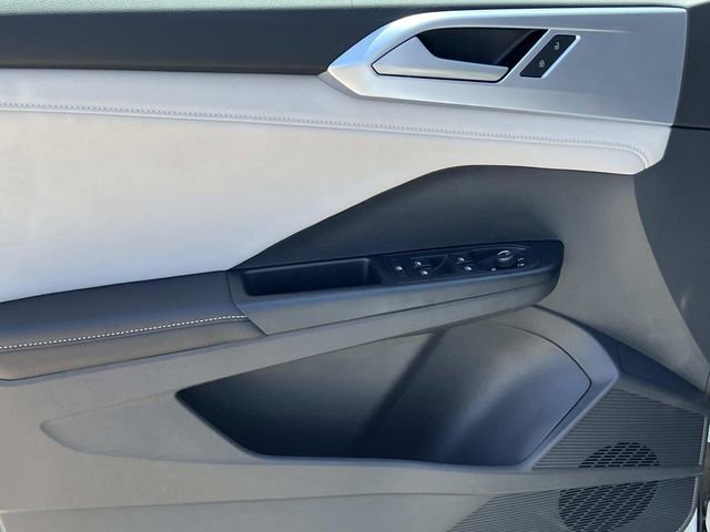 New 2026 Volkswagen Taos SE FWD image 10