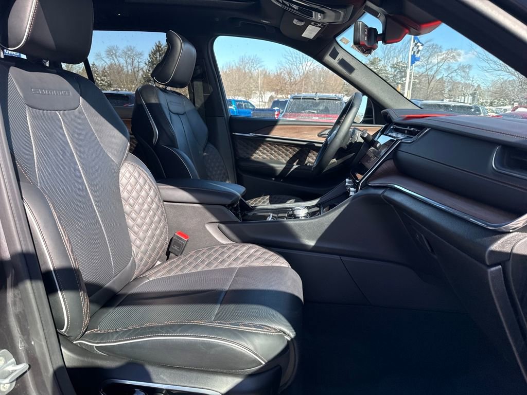 Used 2025 Jeep Grand Cherokee Summit w/ Adv Protech Group IV image 8