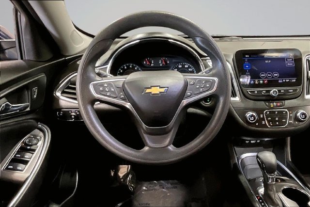 Used 2021 Chevrolet Malibu LT FWD image 5