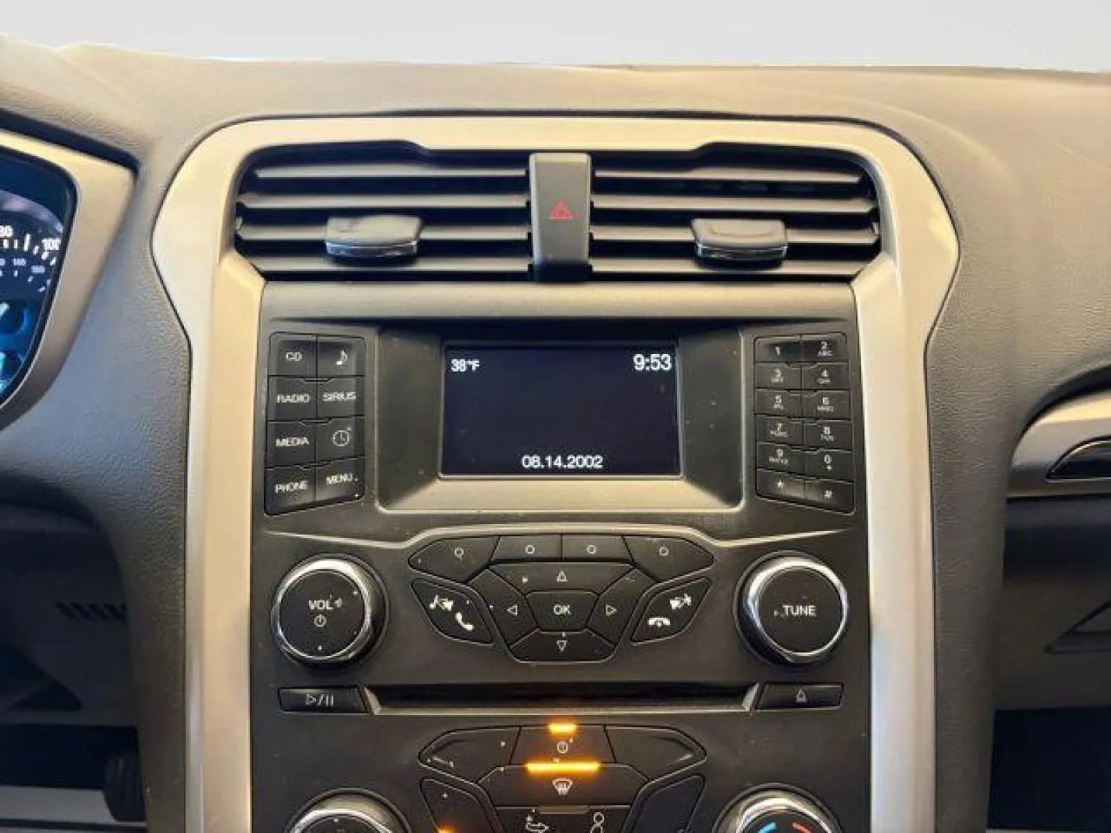 Used 2016 Ford Fusion SE w/ Equipment Group 202A image 19