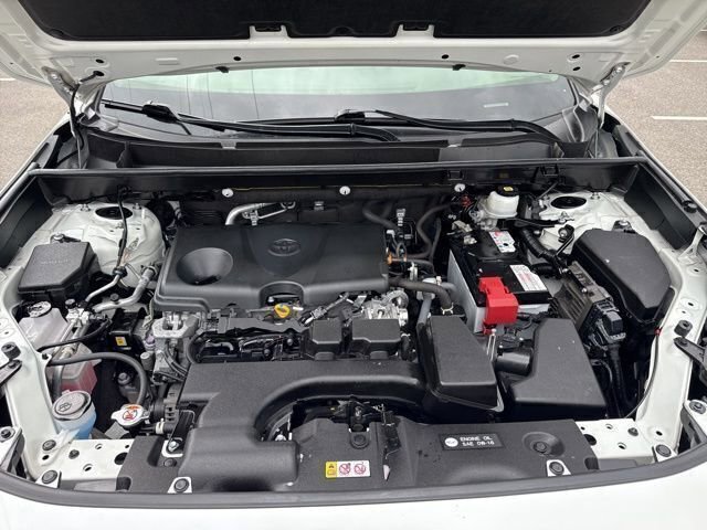 Used 2022 Toyota RAV4 XLE Premium image 9