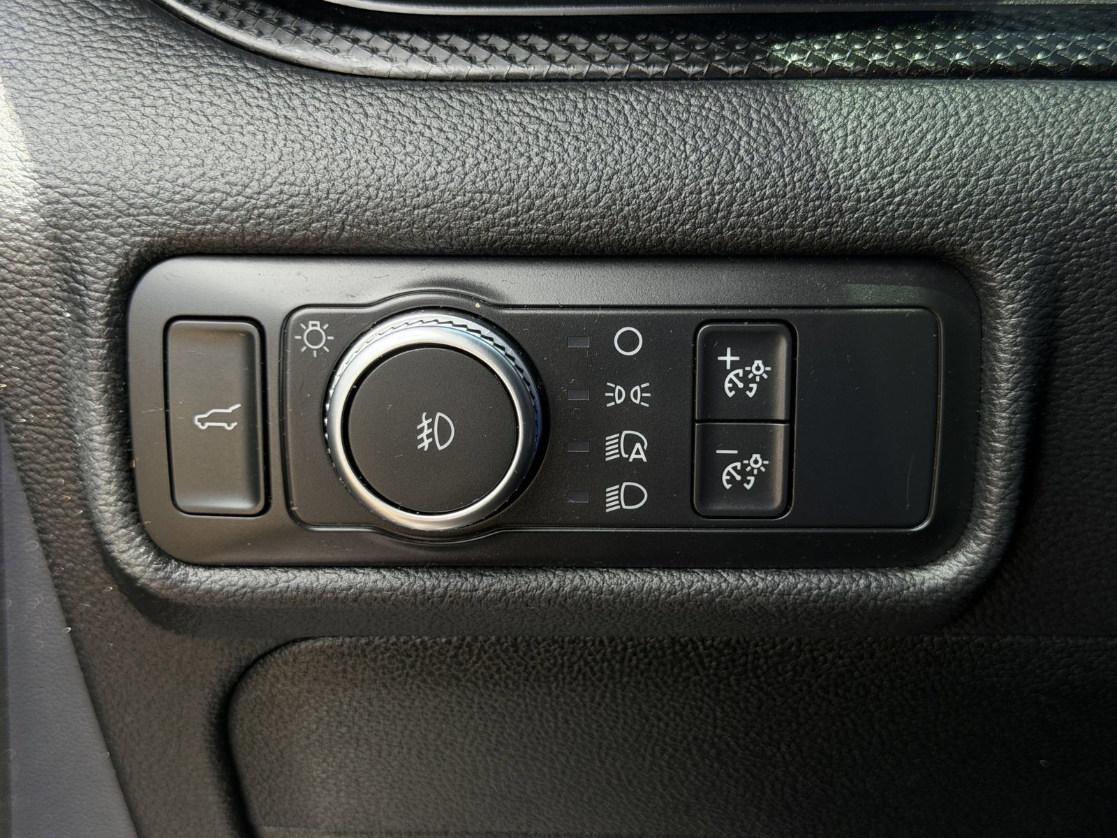 Used 2020 Ford Explorer ST w/ Premium Technology Package AWD/4WD image 23