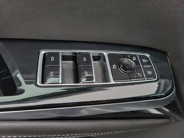 New 2026 Cadillac Escalade ESV Luxury w/ Touring Package AWD/4WD image 18