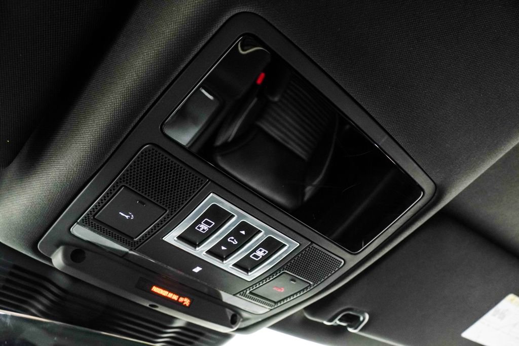 Used 2022 Land Rover Discovery HSE R-Dynamic image 43