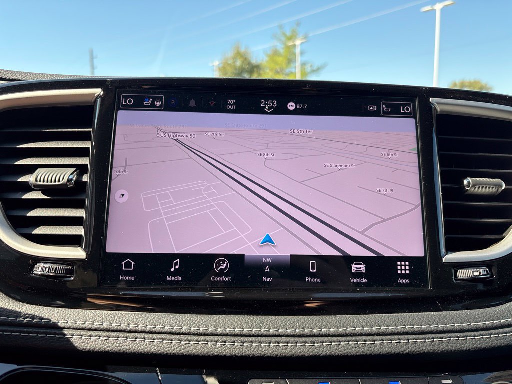 New 2027 Chrysler Pacifica Limited w/ Family Tech Group FWD image 42