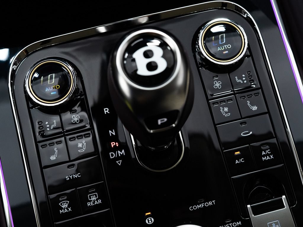Used 2026 Bentley Flying Spur Plug-In Hybrid AWD/4WD image 37