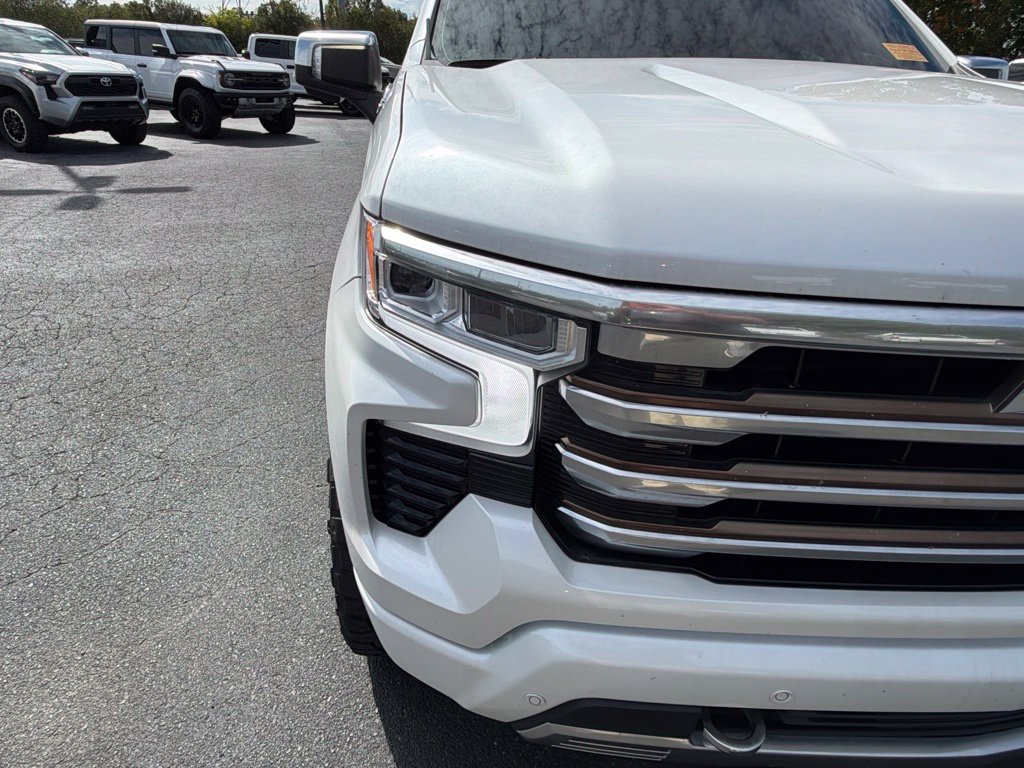 Used 2022 Chevrolet Silverado 1500 High Country w/ High Country Premium Package AWD/4WD image 30