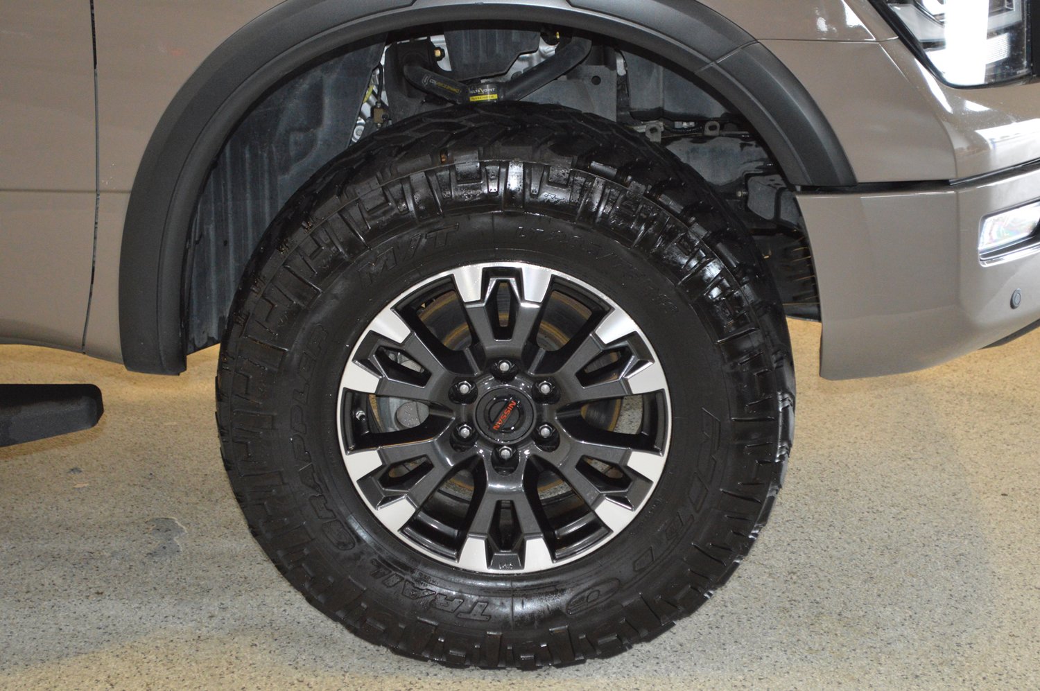Used 2021 Nissan Titan PRO-4X w/ Pro-4x Convenience Package AWD/4WD image 9