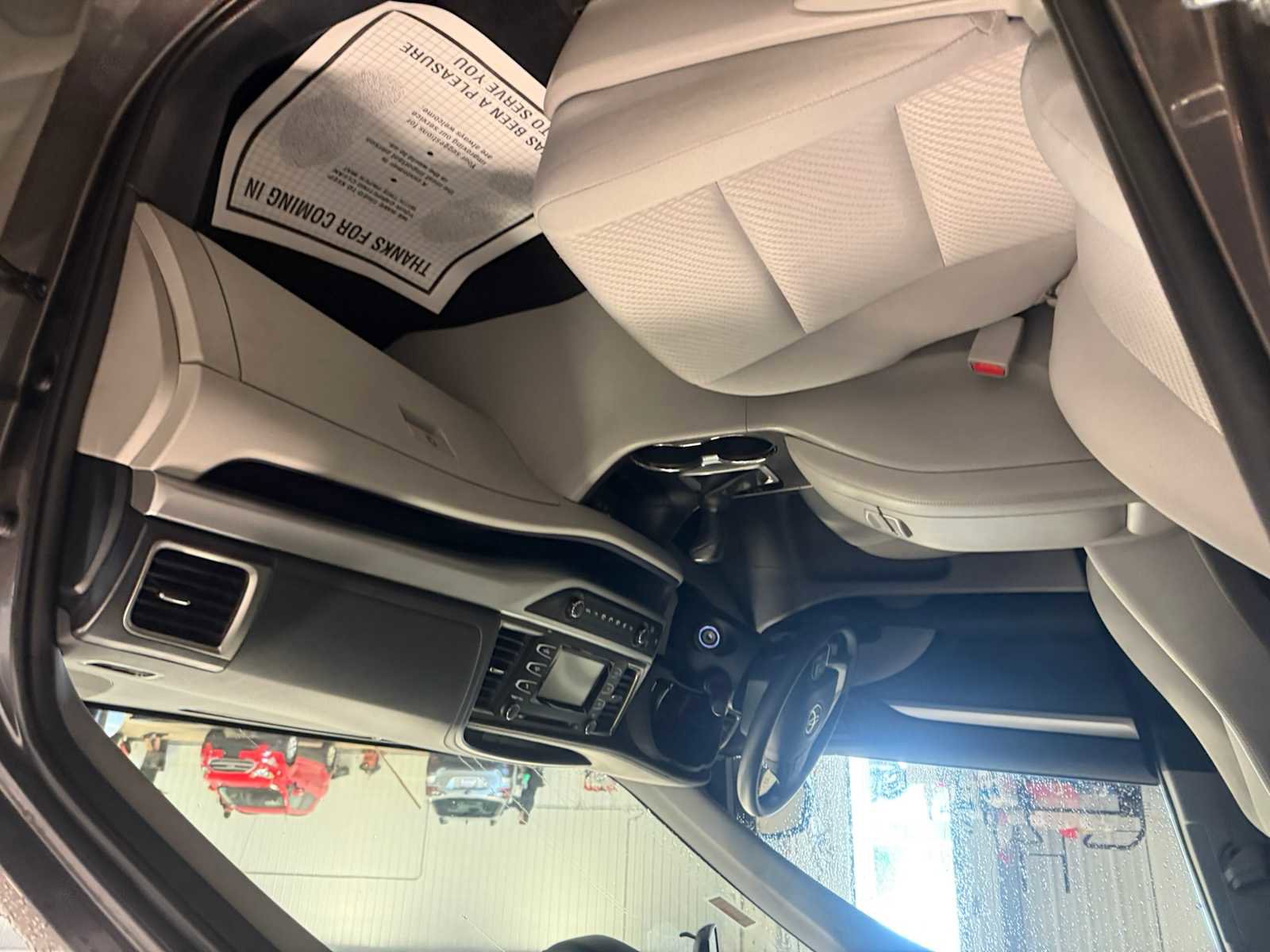Used 2019 Toyota Highlander LE AWD/4WD image 27