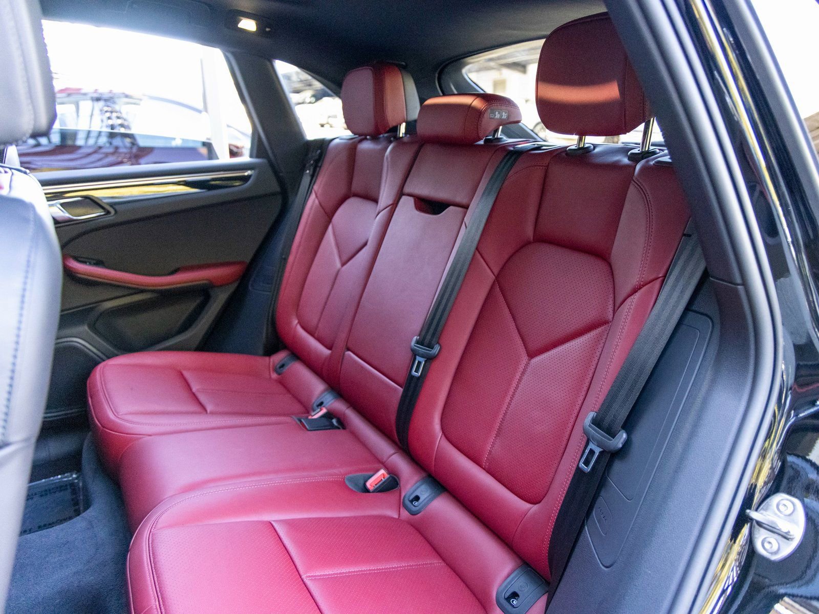 Certified 2025 Porsche Macan S image 45