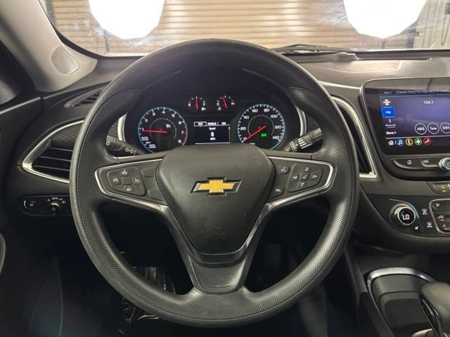 Used 2021 Chevrolet Malibu LT FWD image 15