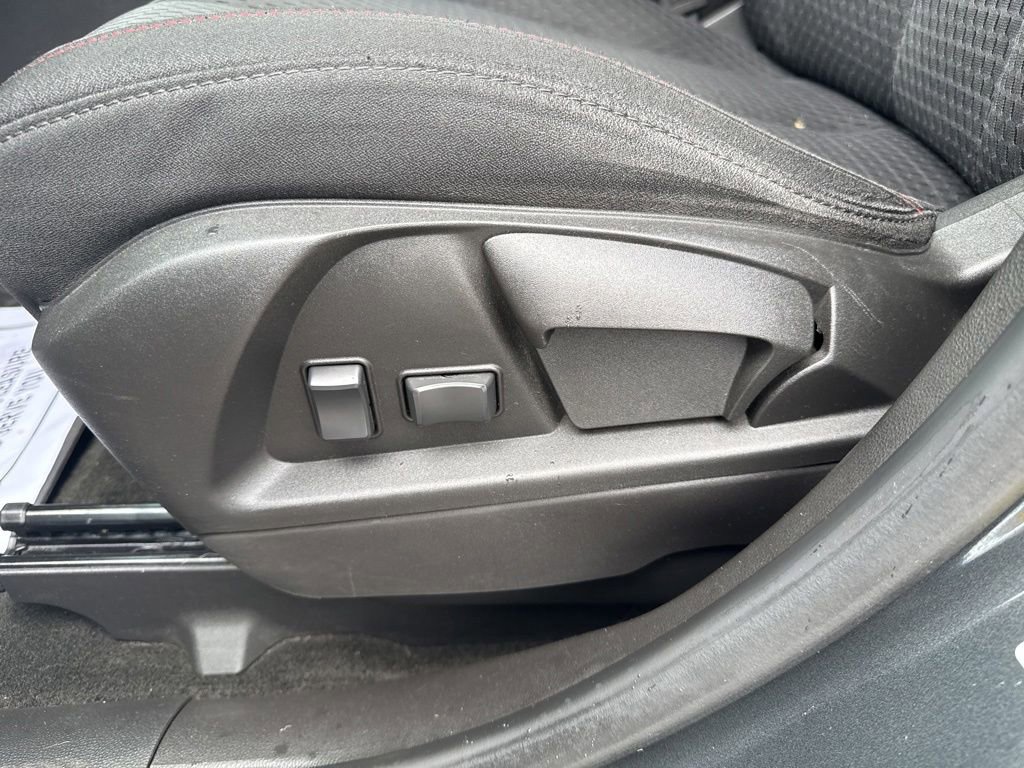 Used 2013 Chevrolet Equinox LS FWD image 12