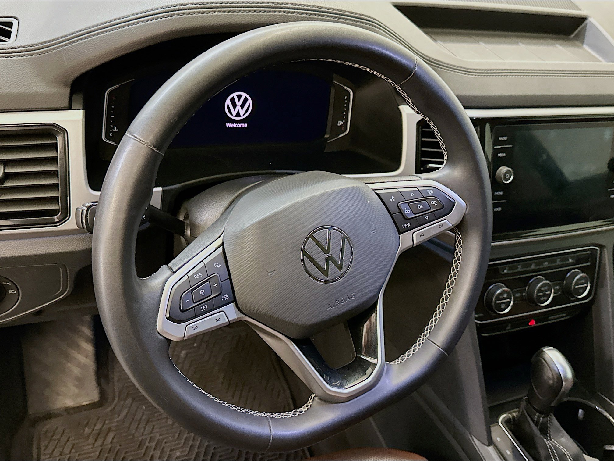 Used 2021 Volkswagen Atlas SEL Premium image 18