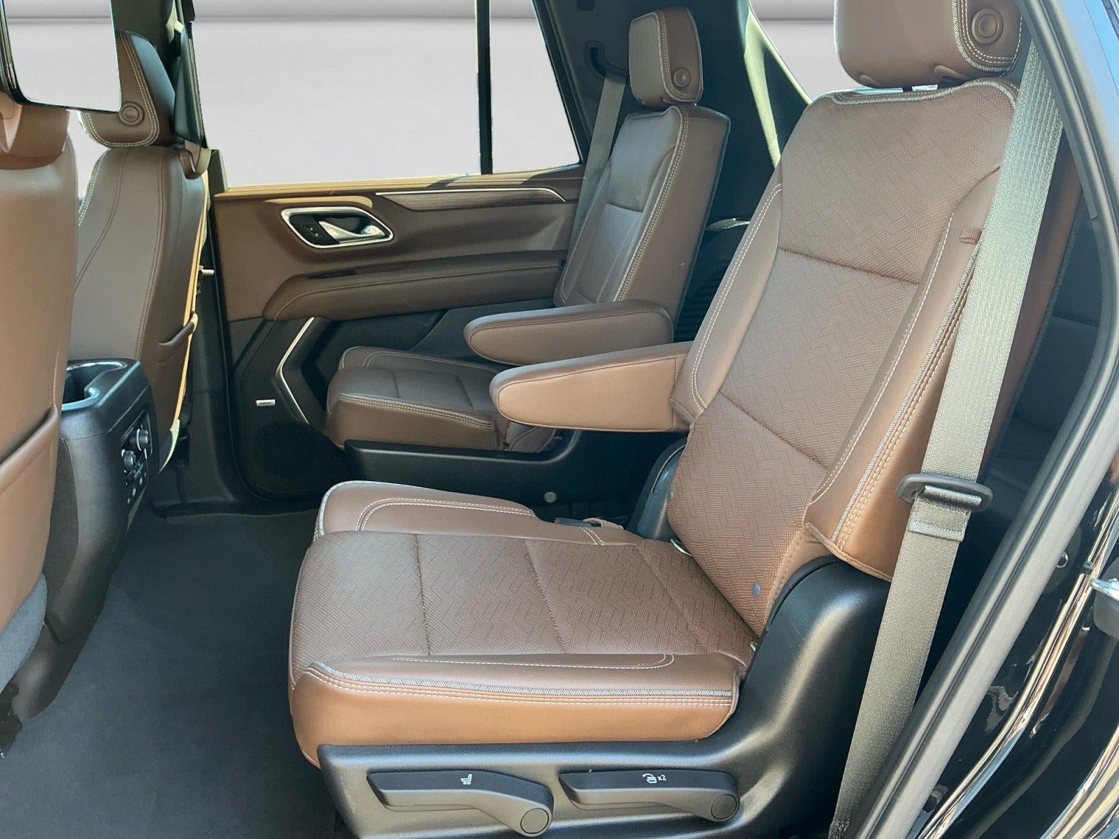 Used 2021 Chevrolet Tahoe High Country AWD/4WD image 14