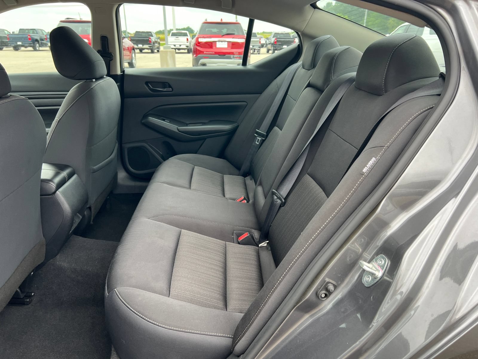Used 2024 Nissan Altima 2.5 SV FWD image 4