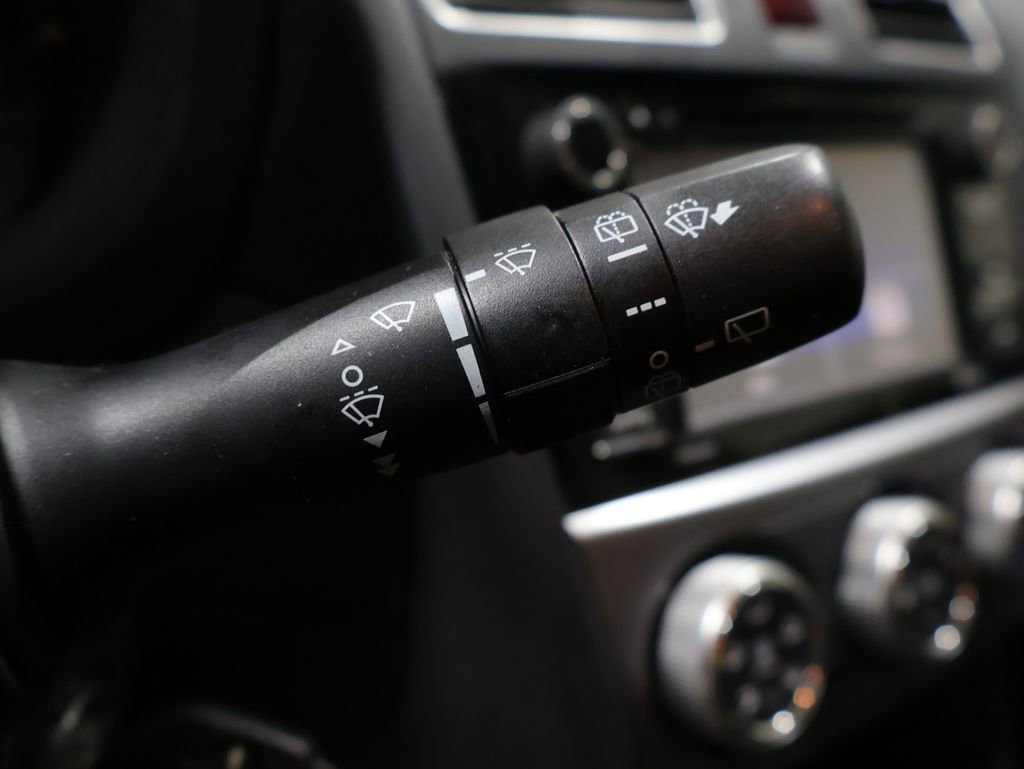 Used 2015 Subaru Crosstrek 2.0i Premium w/ Moonroof Package image 35