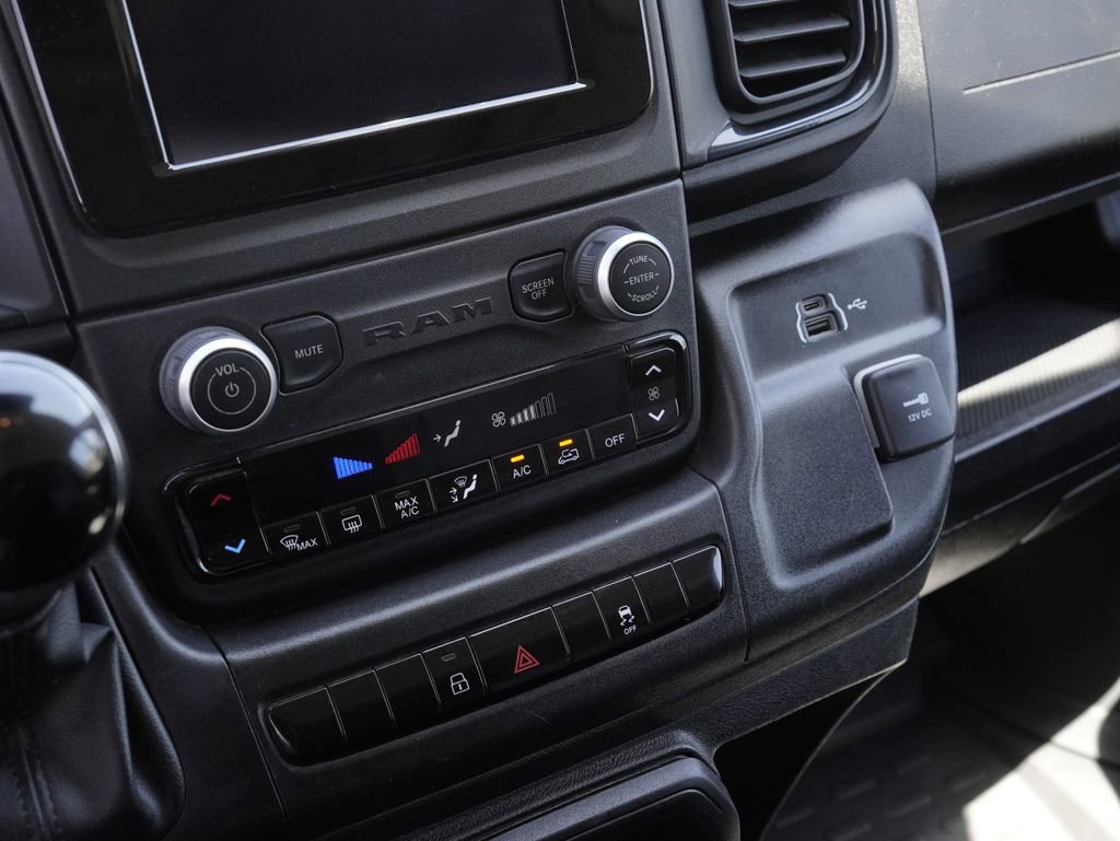 Used 2025 RAM ProMaster 2500 w/ Convenience Group FWD image 18